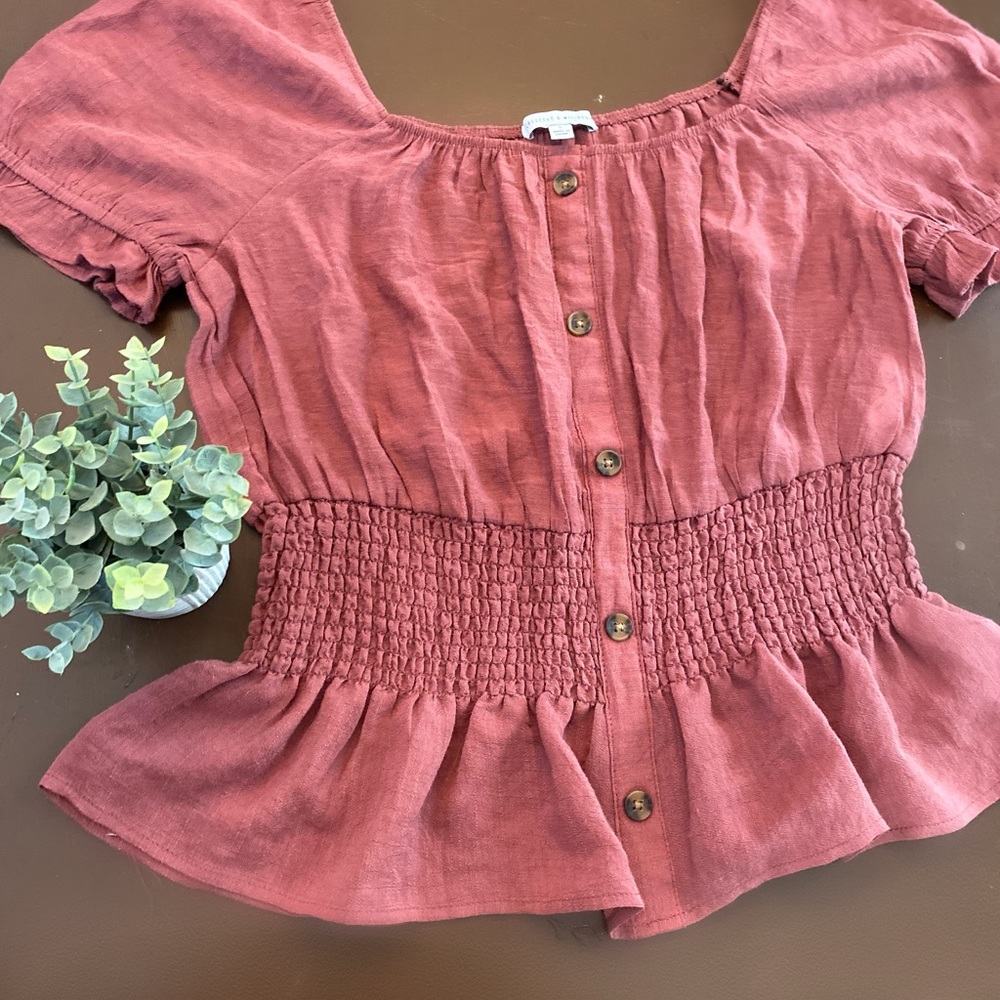 Women’s top, crescent and willow top mauve